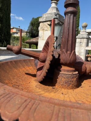 Fontana in Ghisa Grande