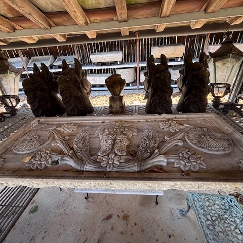 Frontone in Marmo Decorato