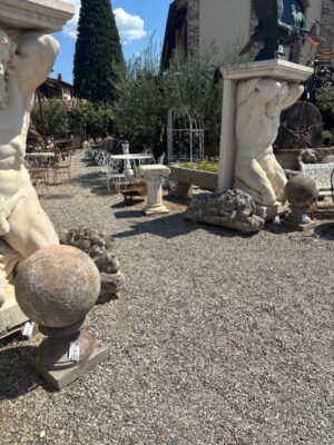 Coppia di Sfere in Pietra