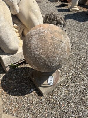 Coppia di Sfere in Pietra