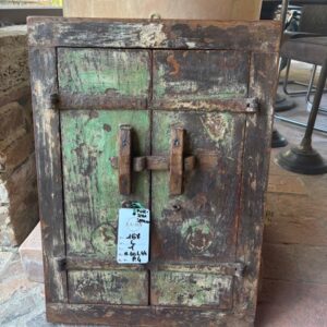 Finestrella in Legno con Specchio