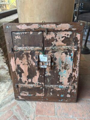 Finestrella in Legno con Specchio