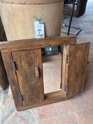 Finestrella in Legno con Specchio