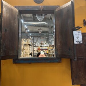 Finestrella in Legno con Specchio