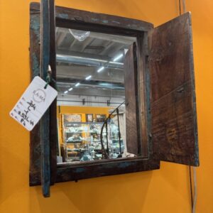 Finestrella in Legno con Specchio