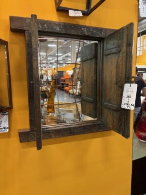 Finestrella in Legno con Specchio