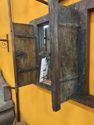 Finestrella in Legno con Specchio