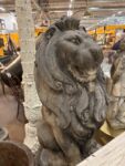 Coppia di Leoni in Pietra su Basamento