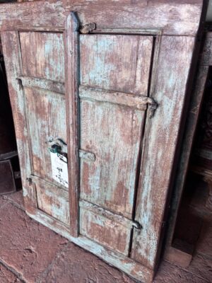 Finestrella in Legno con Specchio