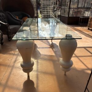 Tavolo Gambe in Legno e Piano in Vetro