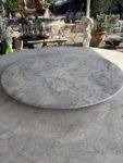 Tavolo Rotondo in Travertino Gigante con Piano Girevole completo di Base in Ferro