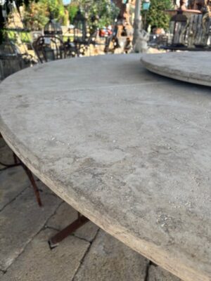 Tavolo Rotondo in Travertino Gigante con Piano Girevole completo di Base in Ferro