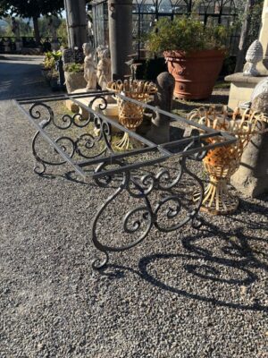 Base per Tavolo in Ferro con Gambe Proporzionate