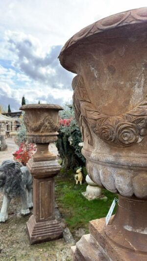 Coppia di Vasi con Base in Pietra