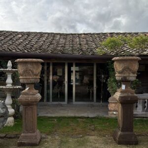 Coppia di Vasi con Base in Pietra