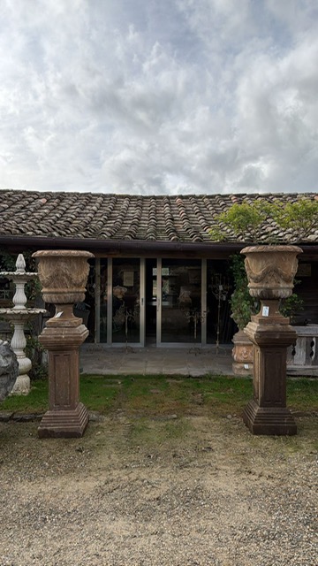 Coppia di Vasi con Base in Pietra