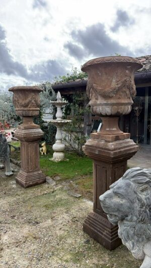 Coppia di Vasi con Base in Pietra