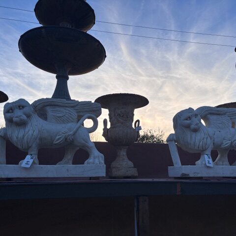 Coppia di Leoni in Marmo