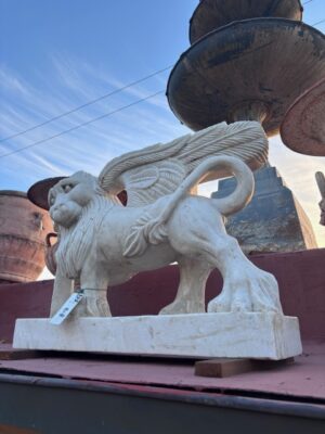 Coppia di Leoni in Marmo