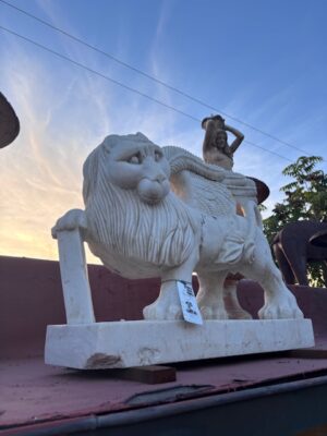 Coppia di Leoni in Marmo