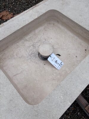 Acquaio a Due Buche in Travertino