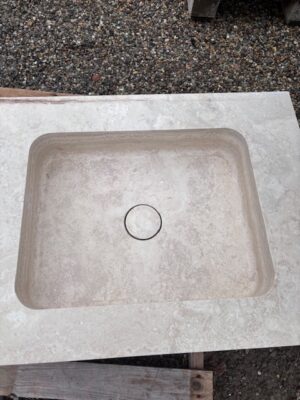 Acquaio a Due Buche in Travertino