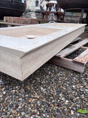 Acquaio a Due Buche in Travertino