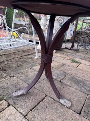 Tavolo Completo Piano in Pietra e Base in Ferro Battuto