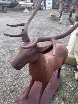 Cervo in Ghisa Dritto