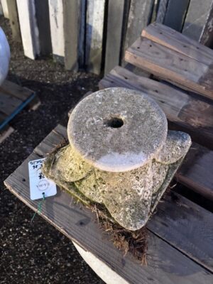 Capitello in Pietra Floreale