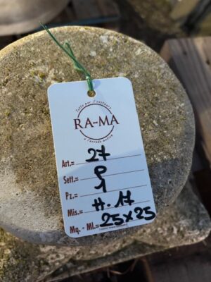 Capitello in Pietra Floreale