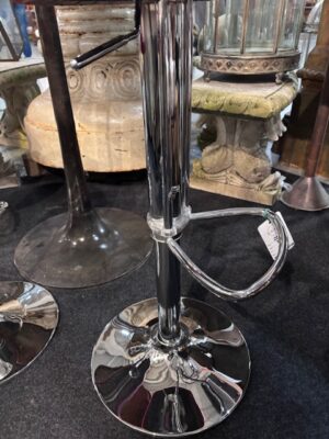 Sgabello in Ecopelle Rossa Artigianale