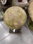 Coppia di Sfere in Pietra