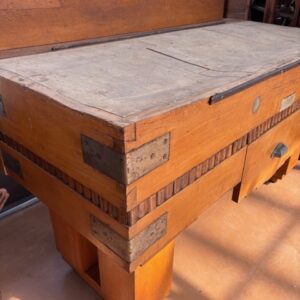 Tavolo da Macellaio con Cassettoni "Natta e Nagot Lille"