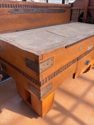 Tavolo da Macellaio con Cassettoni "Natta e Nagot Lille"