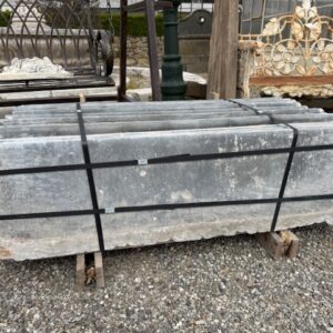 scalini in pietra lavica