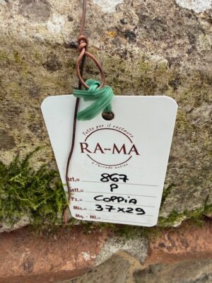 Coppia di Piramidi in Cemento