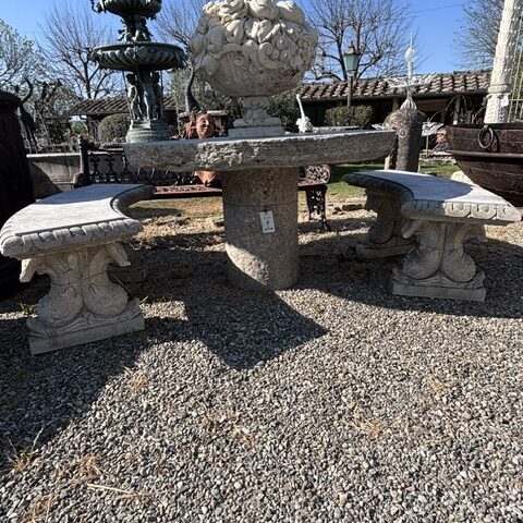 Coppia di Panchine Stondate con Bordo Decorato