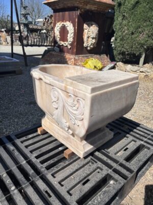 Fontana in Marmo Rosa Portogallo