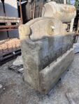 Abbeveratoio in Pietra con Riccioli di Ringhiera in Ferro