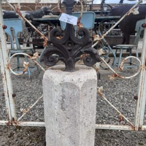 Colonnino in Pietra Antico con Fregio