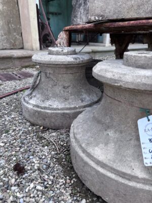 Coppia di Capitelli in Pietra Grandi