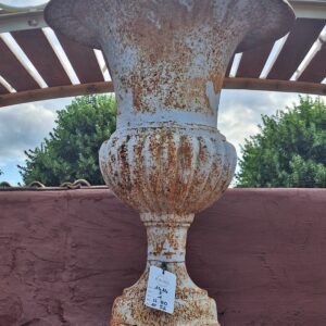 Vasi in Ghisa Rigati Bianchi