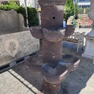 Fontana in Pietra da Centro con Otto Vasche