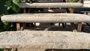 Scalino in Pietra Chiara senza Alzata